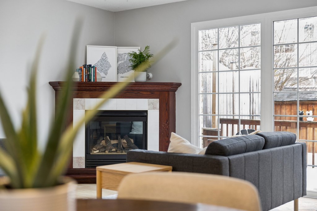 920 Walkley Rd is the gateway to an active lifestyle in Riverside Park South - close to Mooney's Bay, RA Centre, O-Train, Carleton University and more